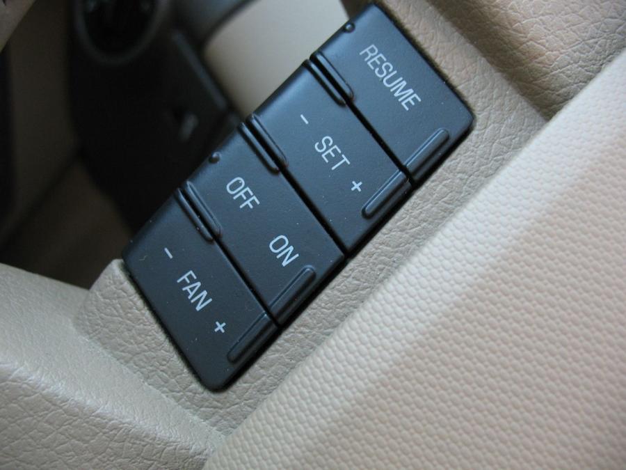  Ford Edge SEL AWD 2007 года  (фото 9 из 103)